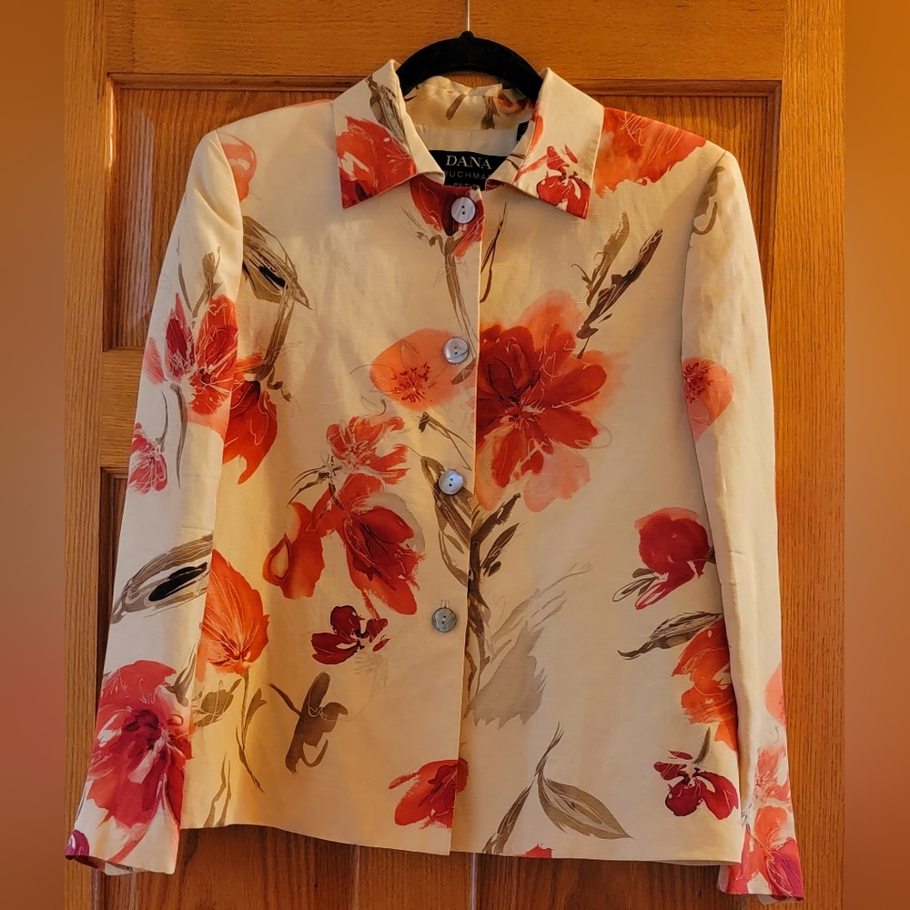 Vintage Dana Buchman beige floral blazer, silk and linen blend, button down